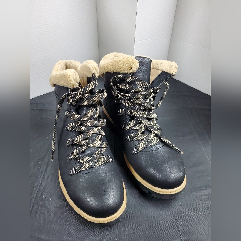 Time and Tru Women's Lug Bottom Winter Boots Size 10 NWOT